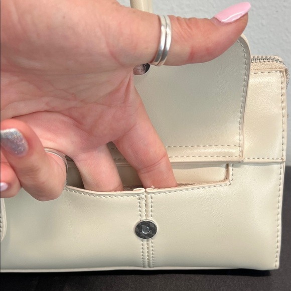 Rachel Zoe | Ivory Shoulder Bag w/ Boot Scarf - Picture 6 of 14